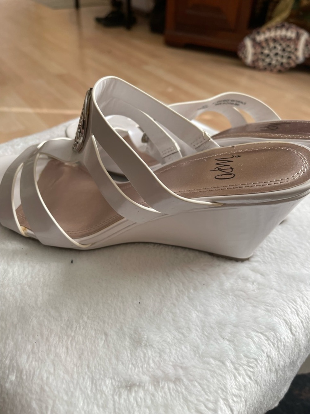 MOO heels - Picture 2 of 5